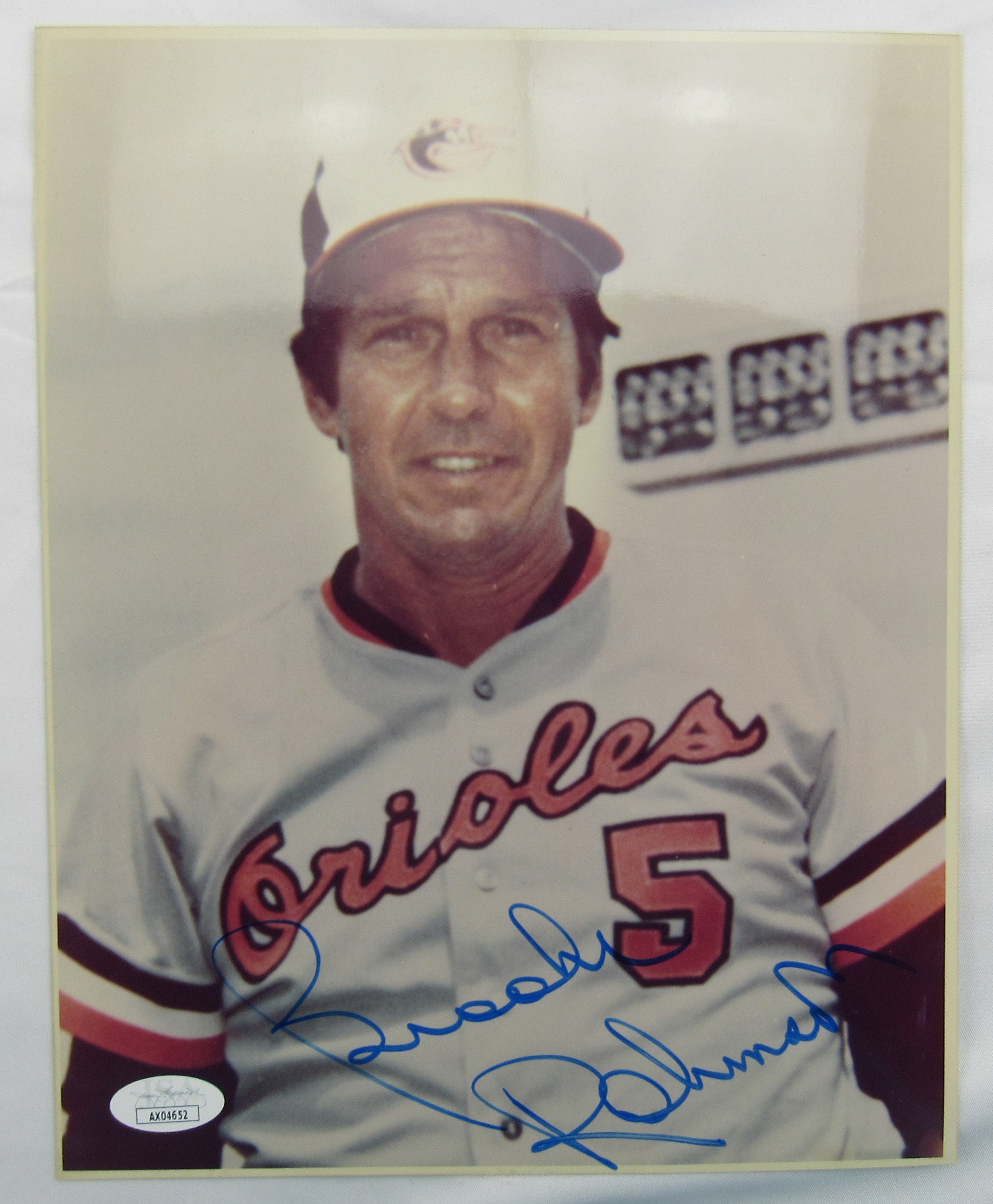Brooks Robinson Signed 8x10 Photo JSA AX04652 - Image 1