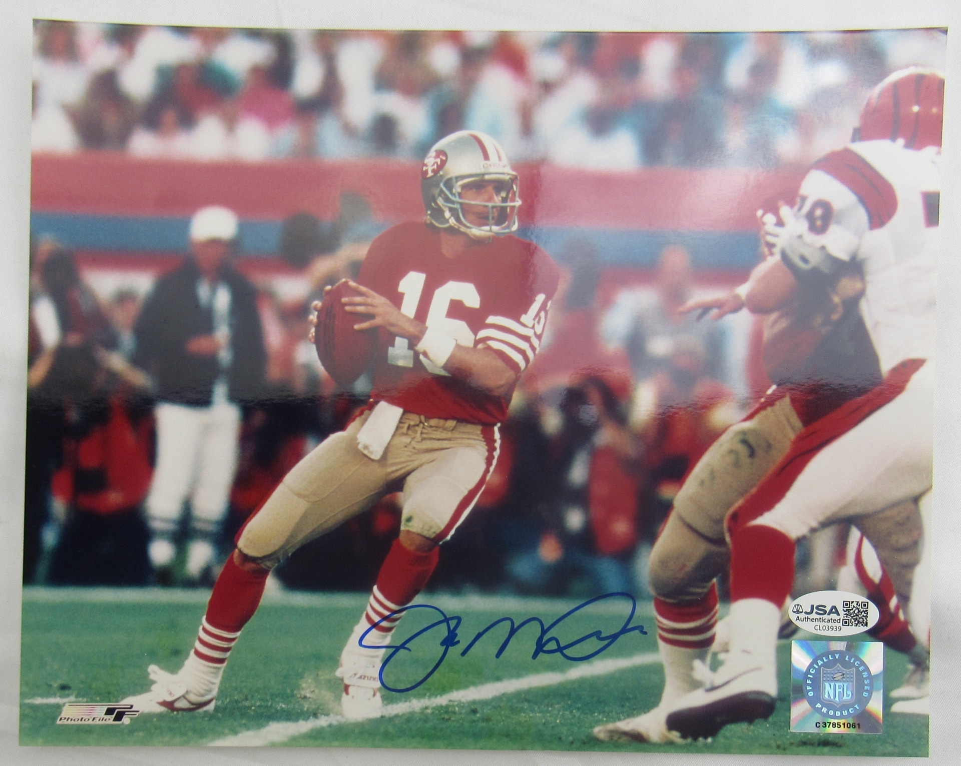 Joe Montana Signed Auto 8x10 Photo JSA CL03939 - Image 1