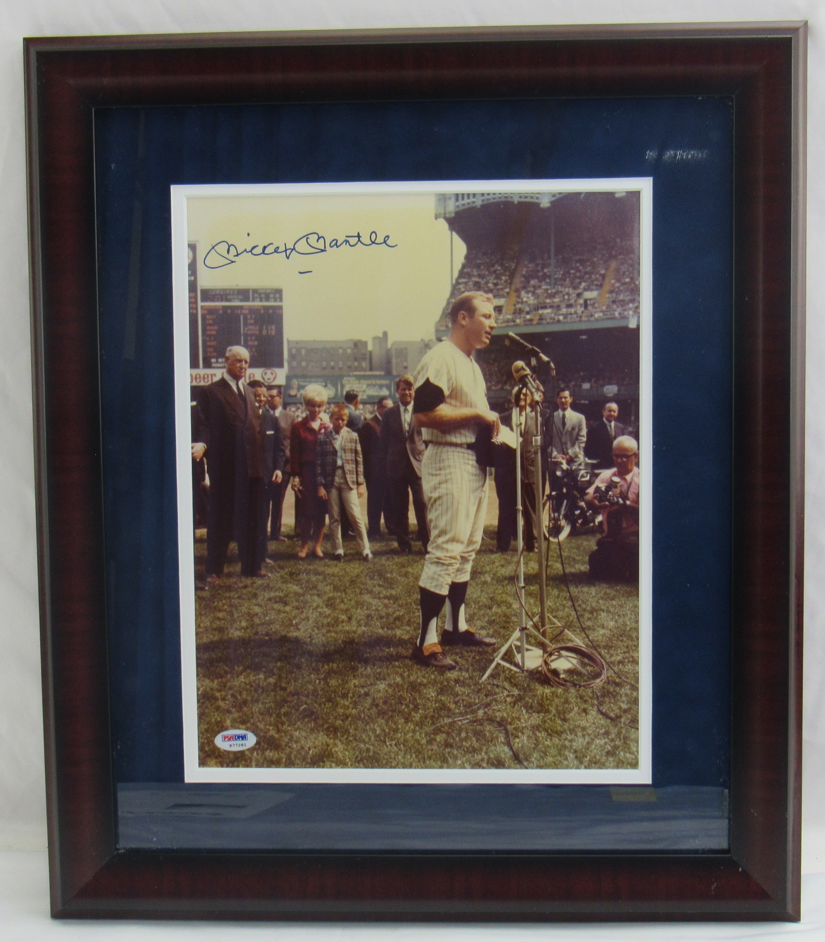Mickey Mantle Signed Framed Photo PSA/DNA LOA K77281 - Image 1